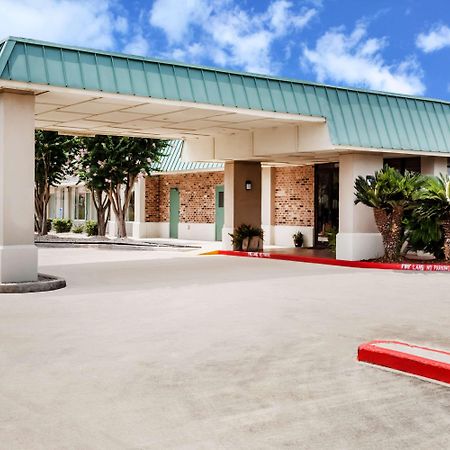 Days Inn By Wyndham Seguin Tx Exterior foto