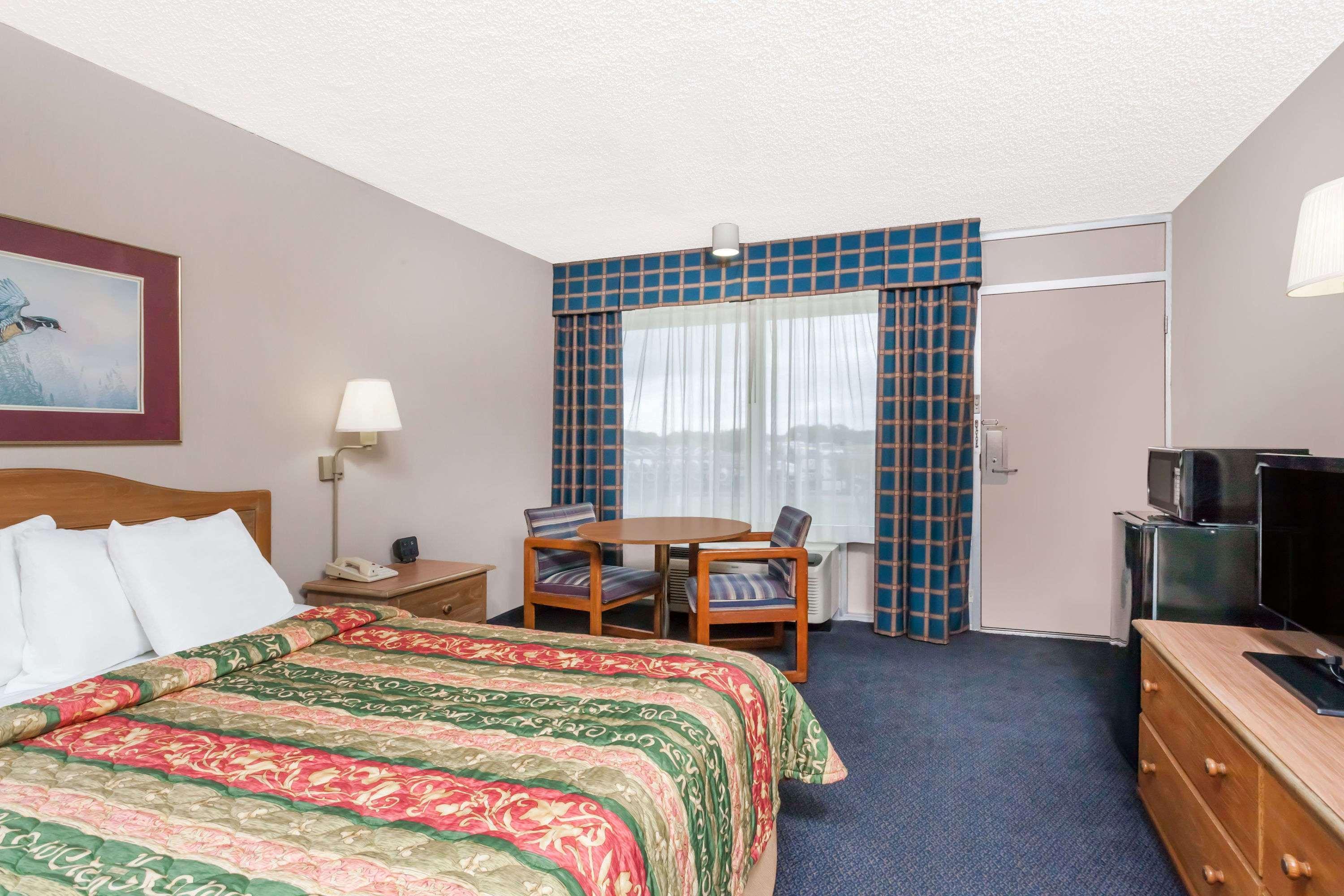 Days Inn By Wyndham Seguin Tx Exterior foto