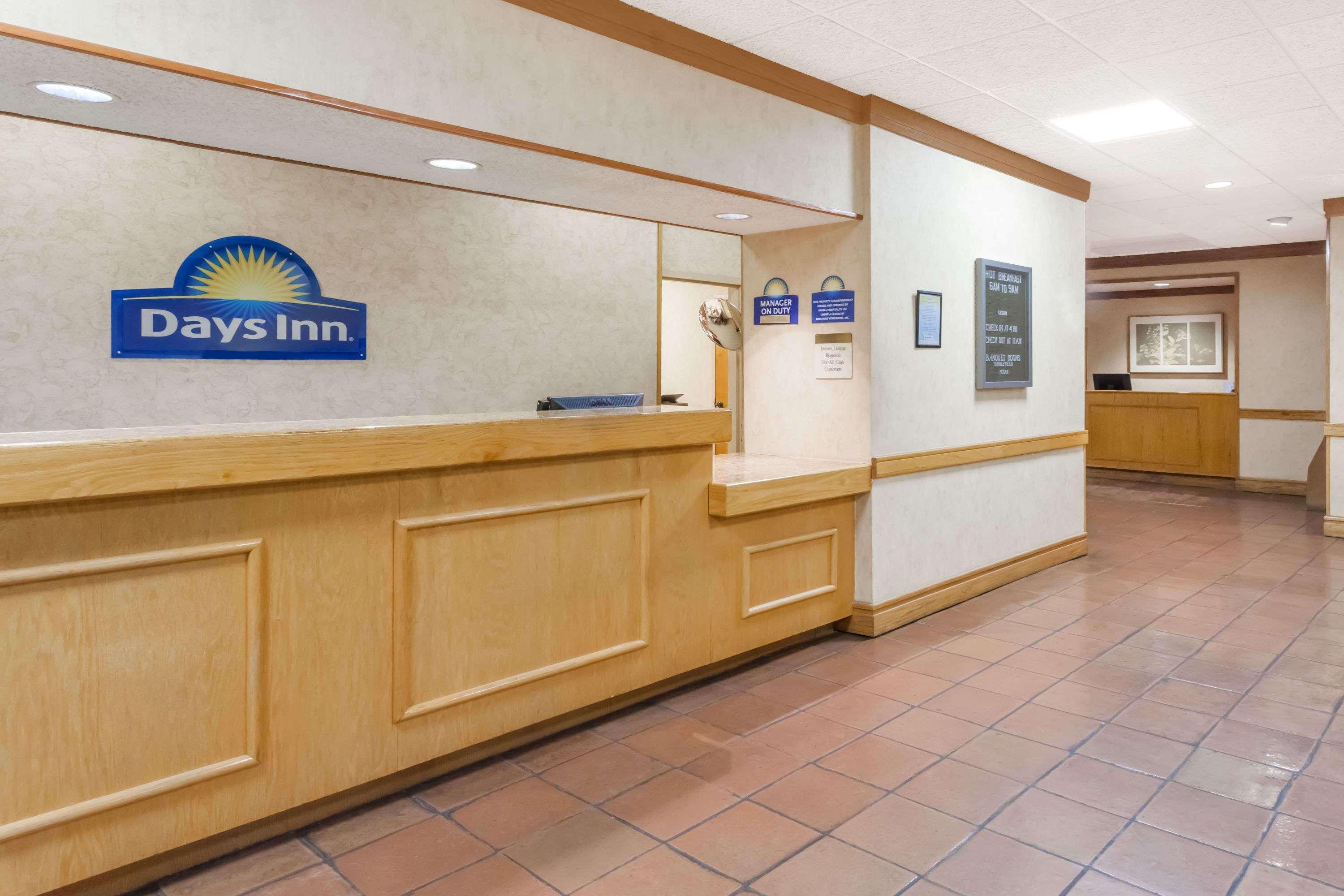 Days Inn By Wyndham Seguin Tx Exterior foto