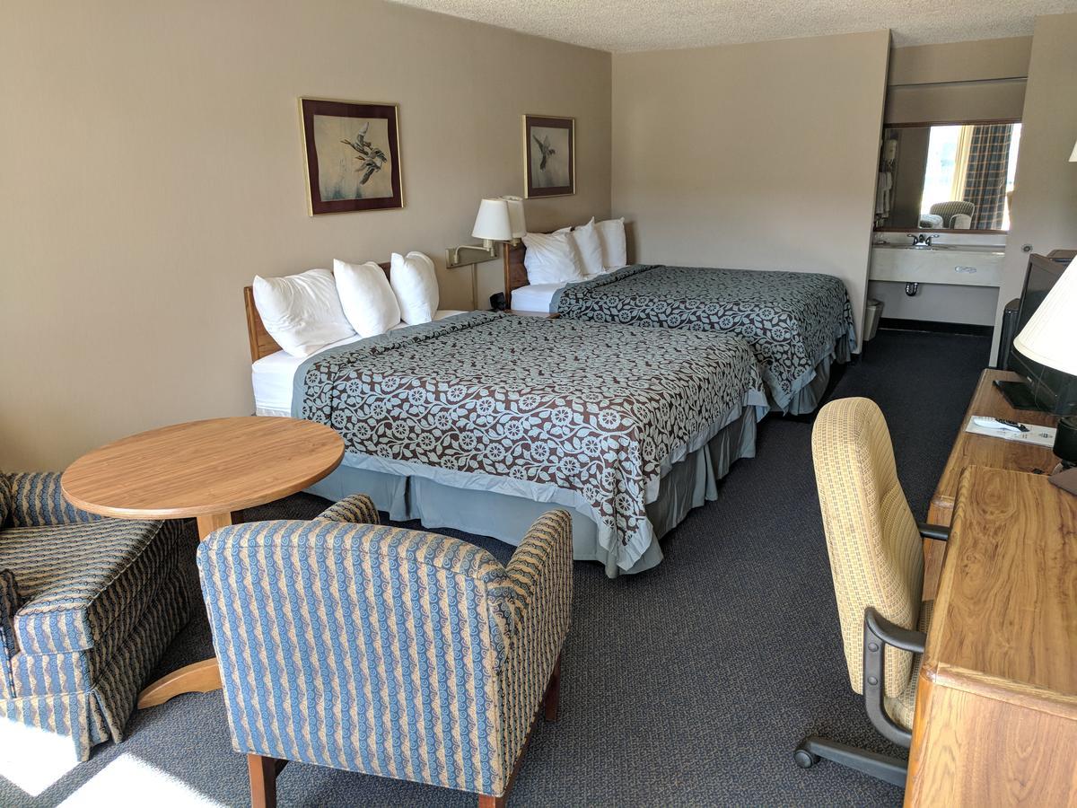 Days Inn By Wyndham Seguin Tx Exterior foto